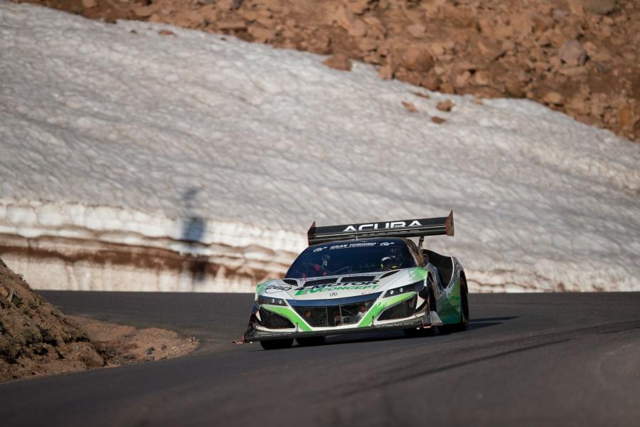  Acura NSX EV Concept 2016 года  (фото 3 из 7)